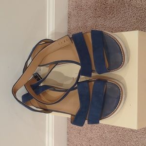 Platform sandals